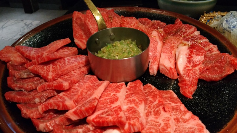 肉 の 万 世
