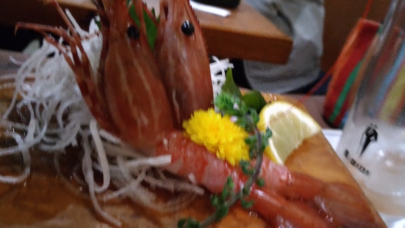 たぶん頭の悪い人たちと飲みに行った時のエビ