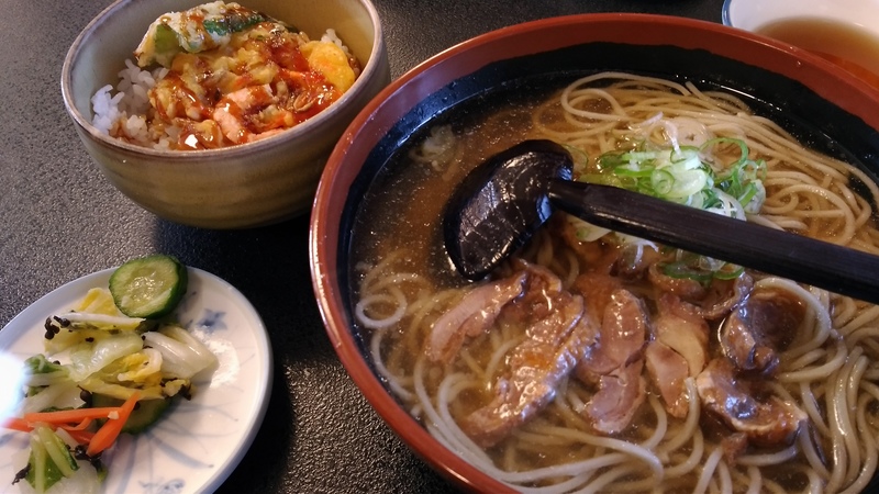 先輩と冷たいお蕎麦